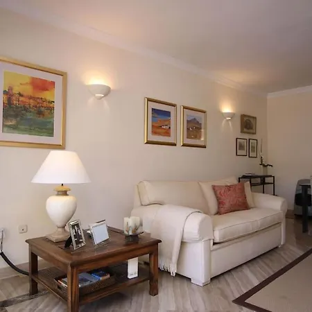 Apartment Cosy Beach Side Overlooking The Pool Marbella